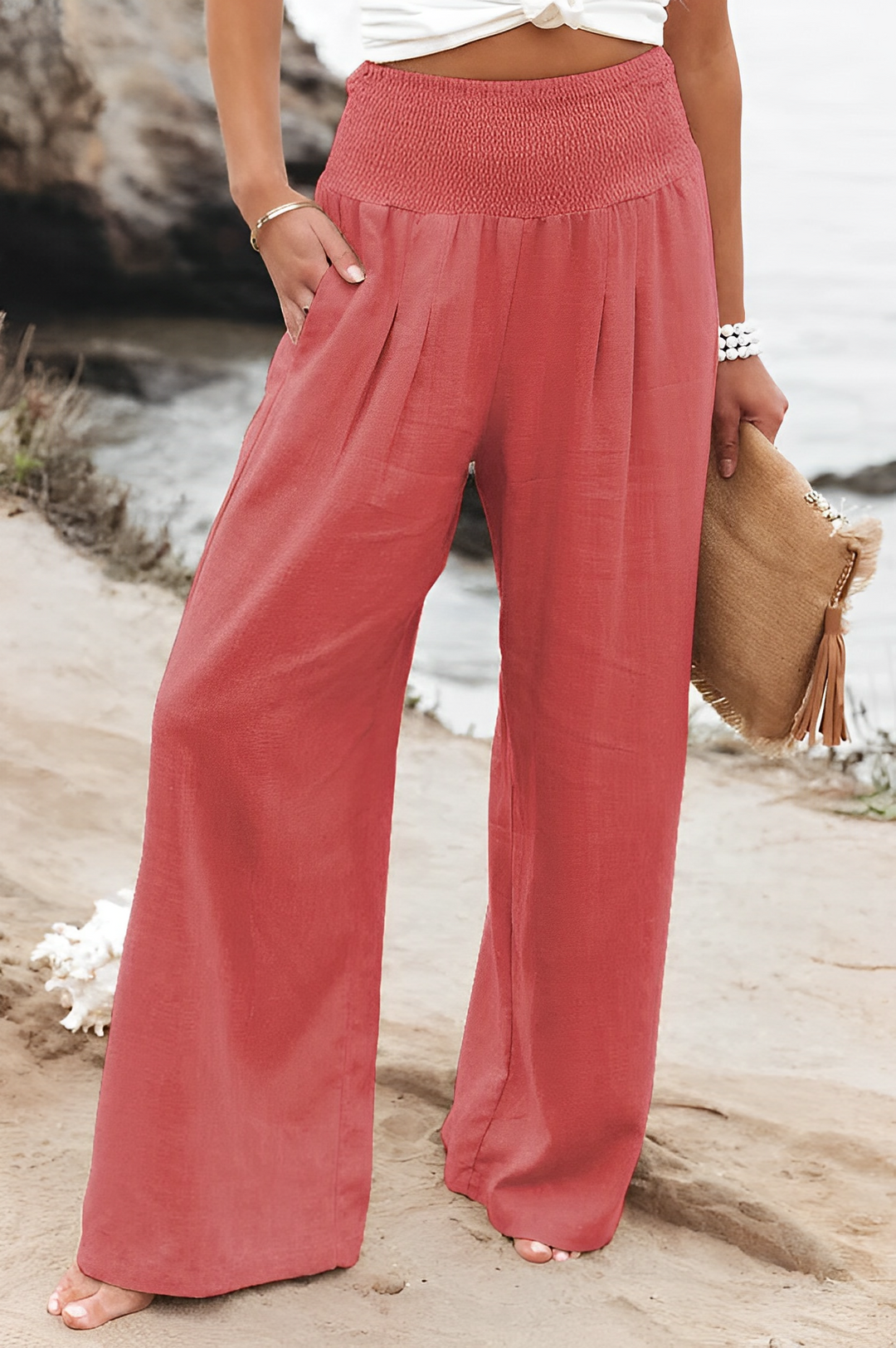 Casual pants with pockets